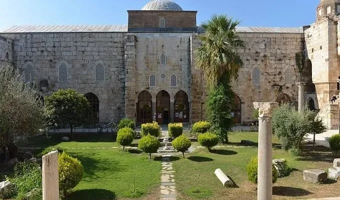 Isa-Bey-Moschee